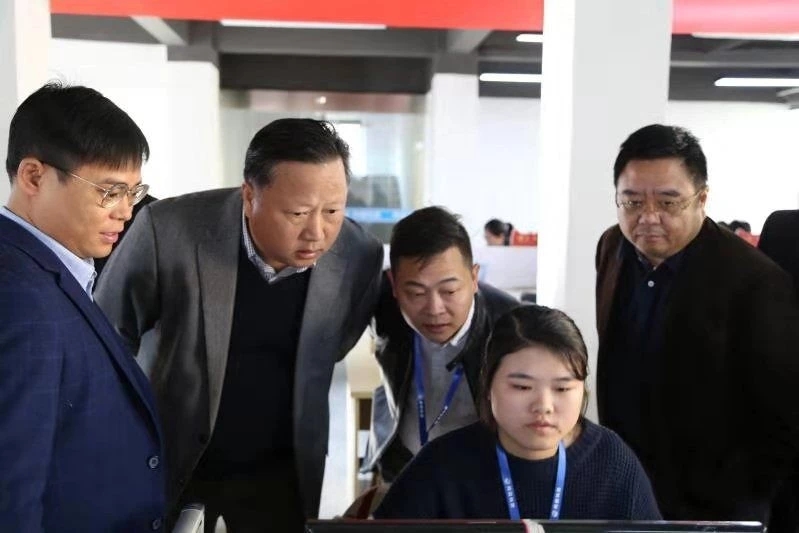 热烈欢迎：九江副市长彭敏莅临九江开云足球_开云足球(中国)
基地视察
